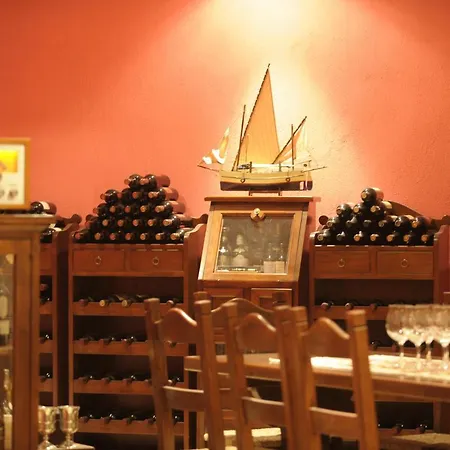 Hotel Roxani 3*