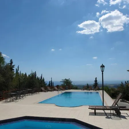 Roxani Hotel 3*