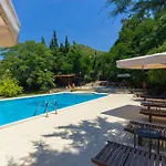 Roxani Hotel Maroneia (Crete)