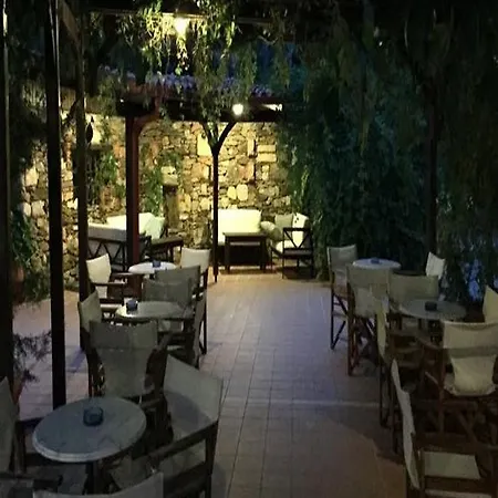 Roxani Maroneia (Crete)