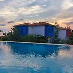 Hotel Roxani 3*